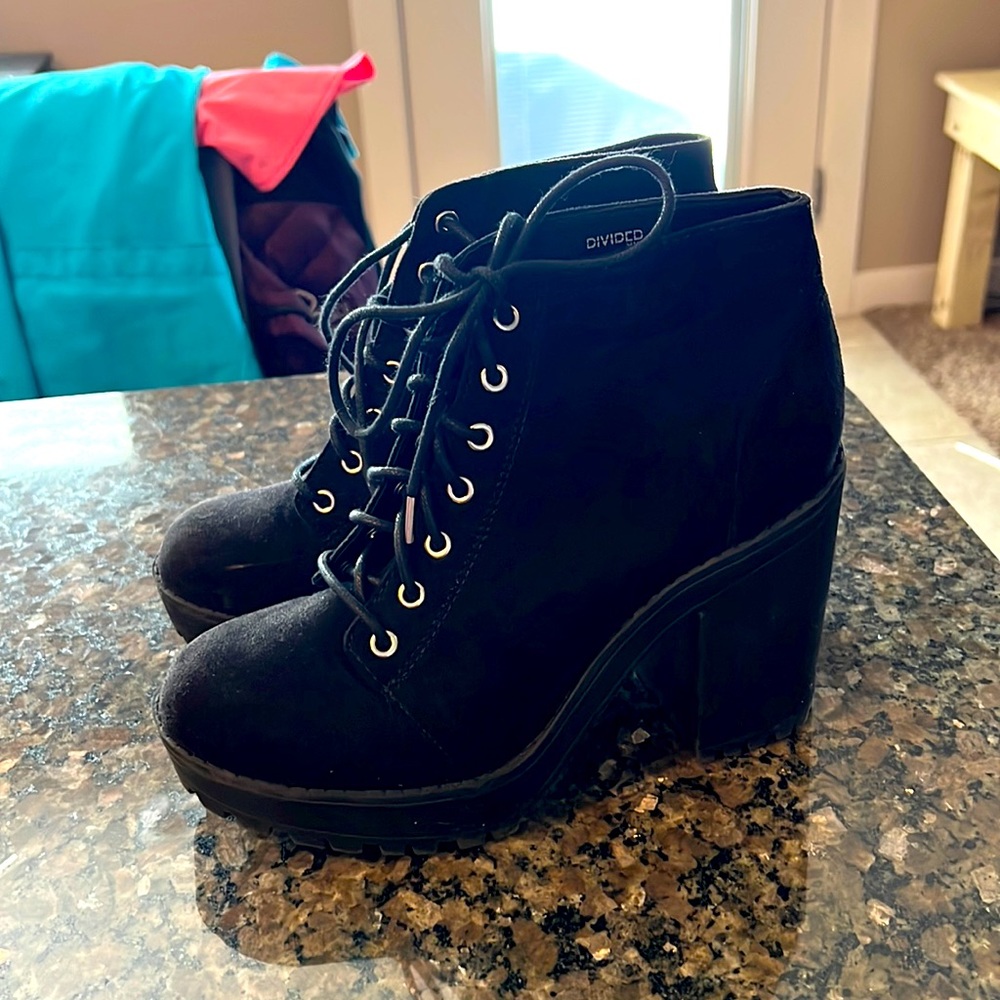 Cute black boot/heels